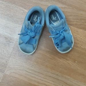 Little girls Puma sneakers